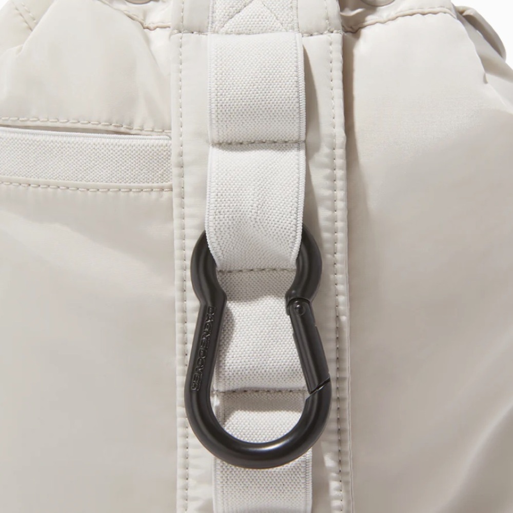 Dagne Dover Carabiner Set